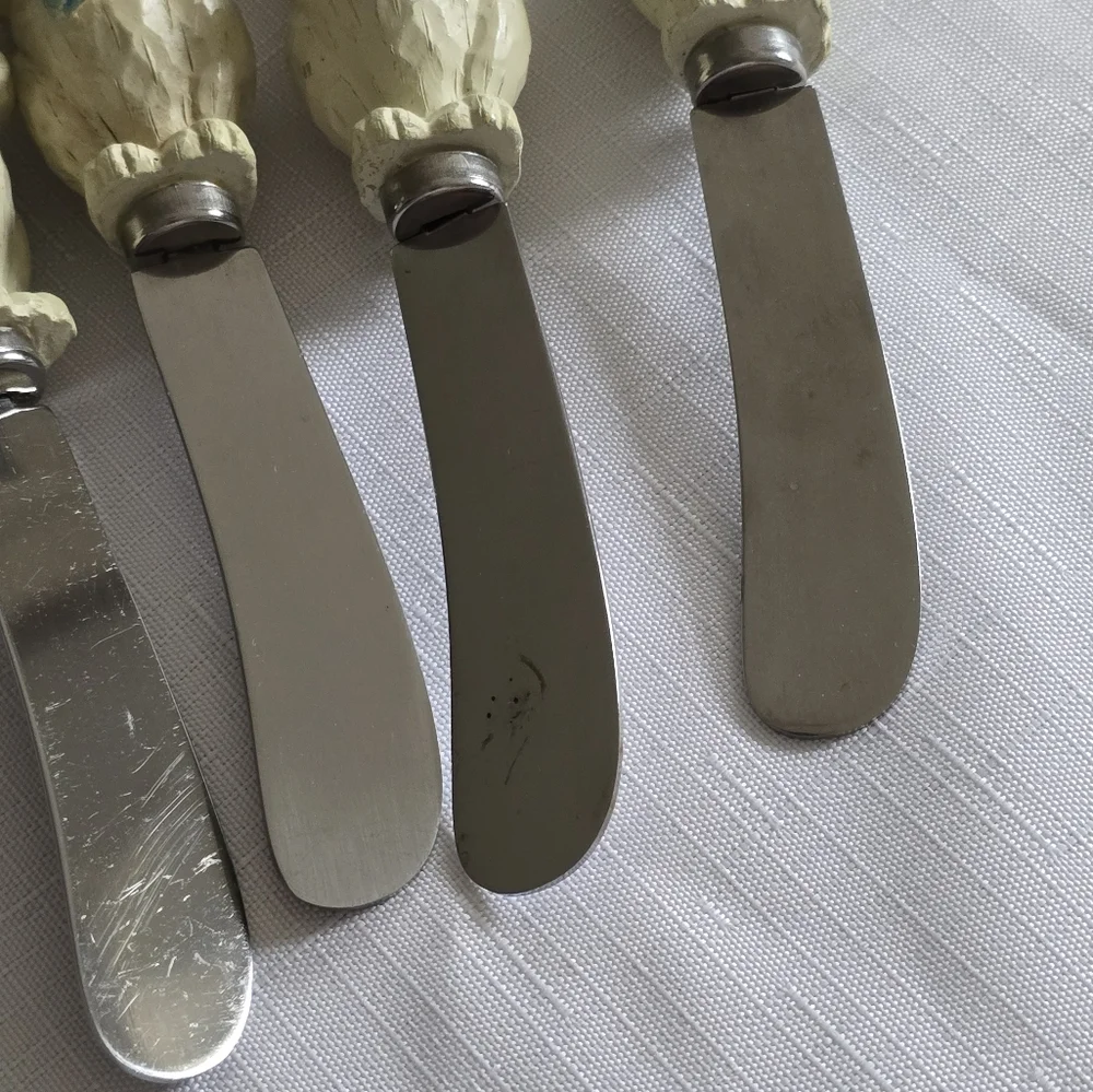 Foreside Set of 4 Small Spreading Knives/ Spreaders With Polar Bear Winter Theme